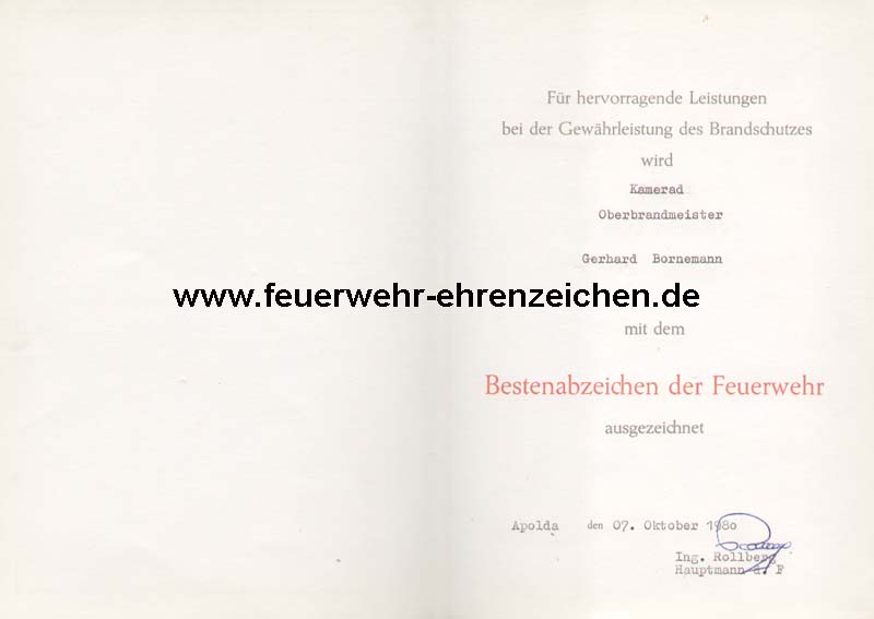 Für hervorragende Leistungen bei der Gewährung des Brandschutzes wird Kamerad Oberbrandmeister Gerhard Bornemann mit dem Bestenabzeichen der Feuerwehr ausgezeichnet